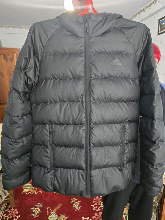 Жіноча куртка чорна Adidas
