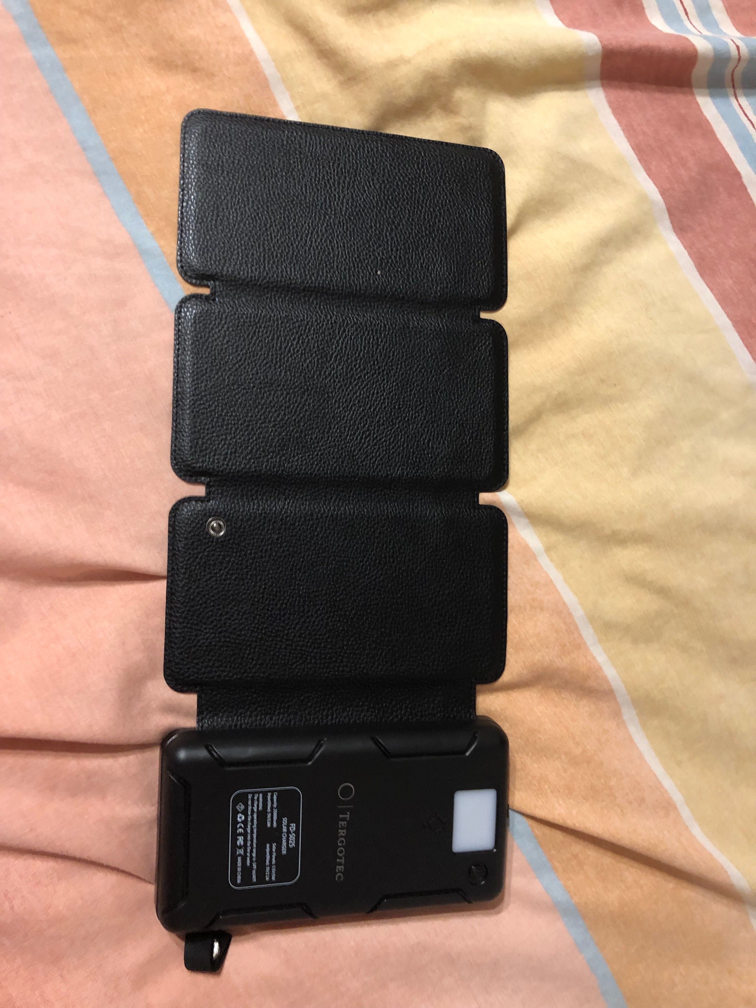 Power bank solarny