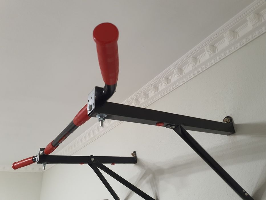 Турнік настінний