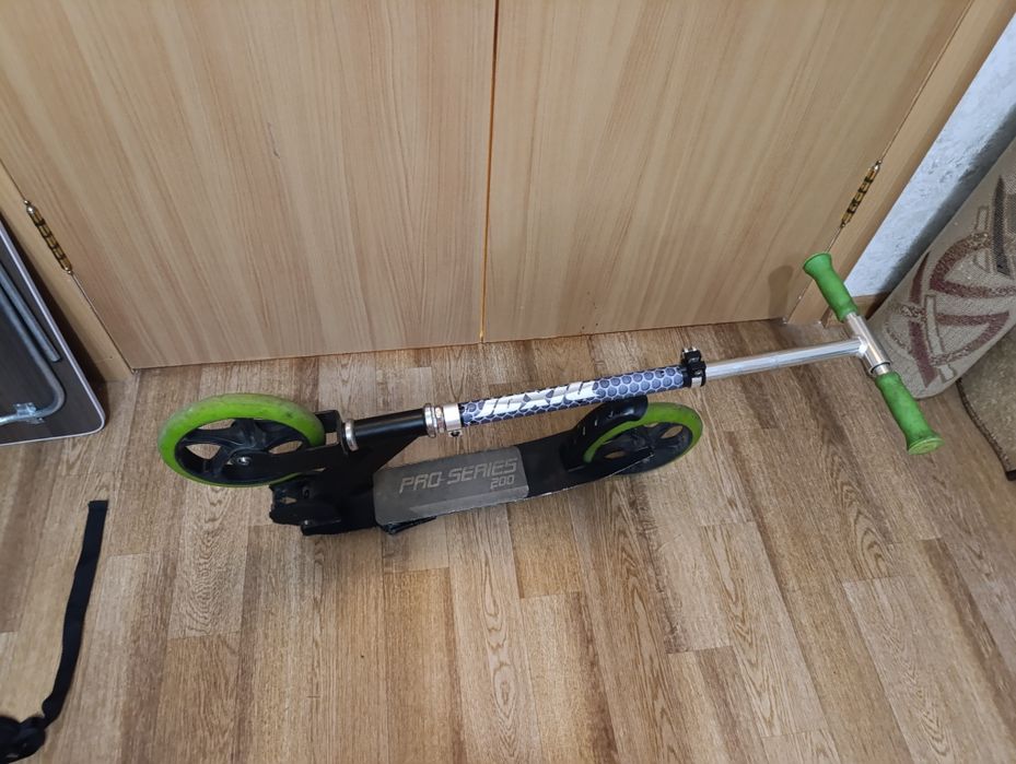 Самокат дитячий в хорошому стані