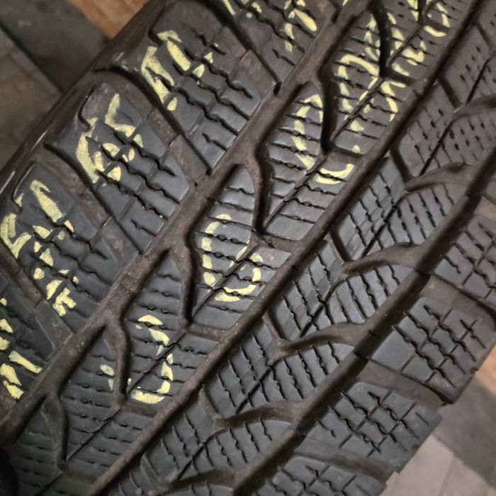 1x Goodyear Ultra Grip cargo 215/65R16C 109/107T 1 sztuka zimowa