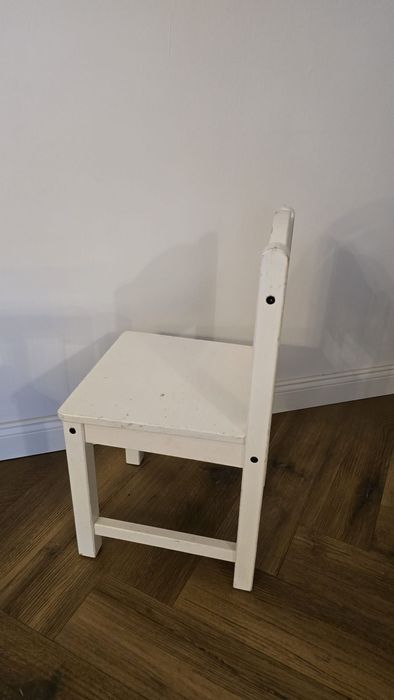 Stoliczek (biurko ze schowkiem) i krzesełko drewniane Ikea dla dziecka