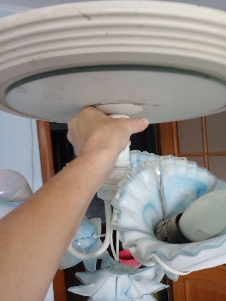 Продам люстру з бра в хорошому робочому стані
