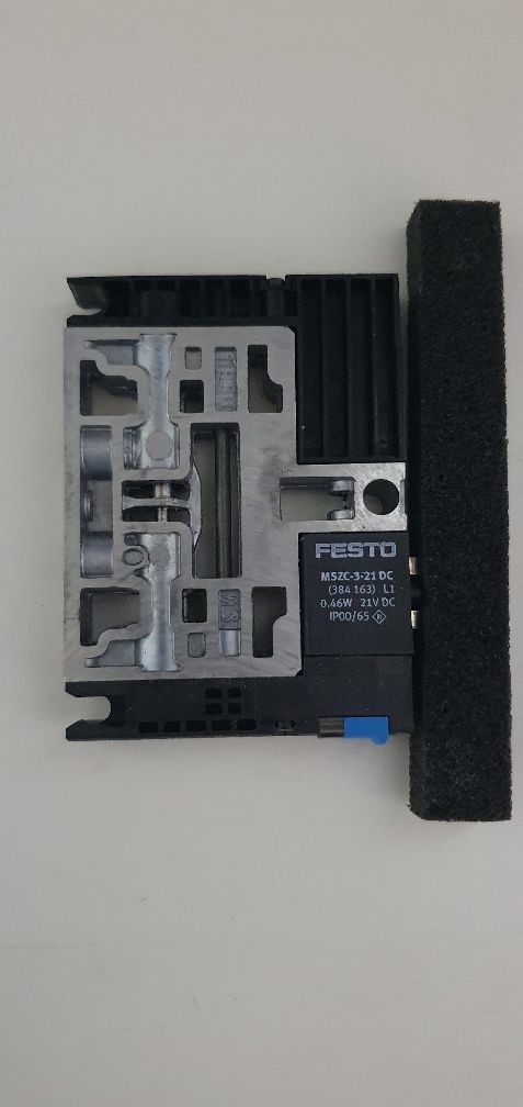 Пневмораспределитель CPV10-M1H-5LS-M7
CPV10-M1H-5LS-M7
CPV10-M1H-5LS-M