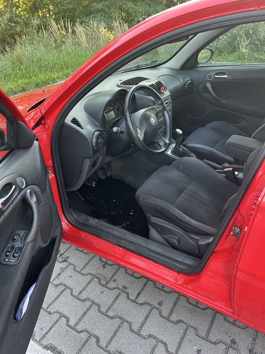 Alfa Romeo 1,6 benzyna 2009