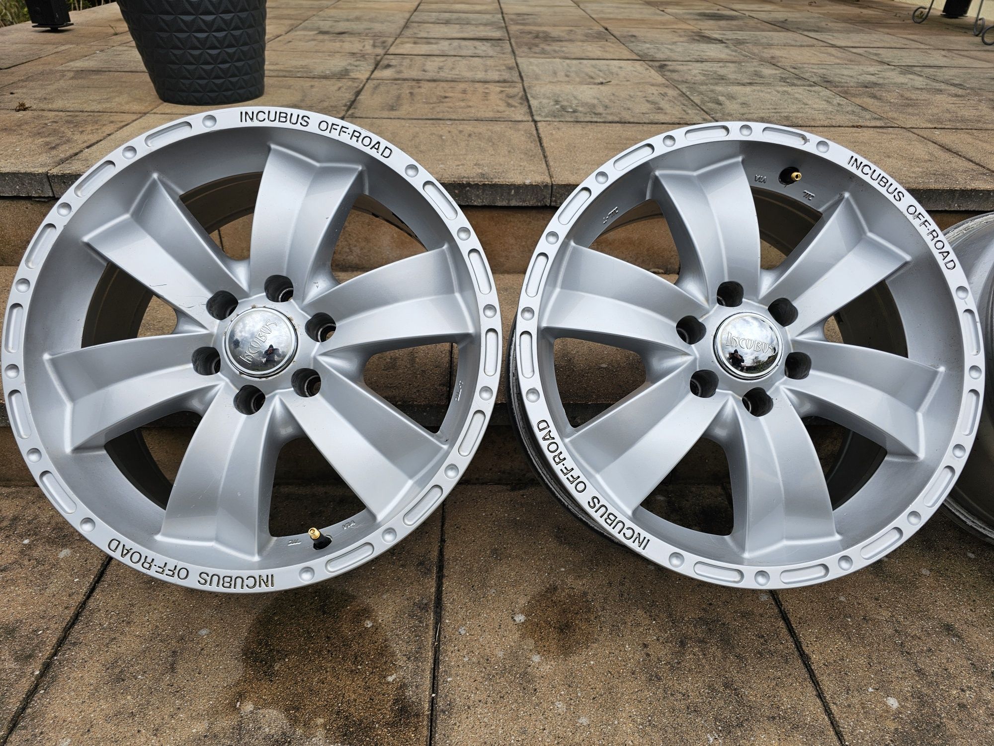 Felgi 17cali 6x139.7 7.5j et20 Nissan Navara Ranger Mitsubishi
