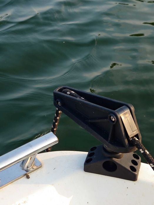 Wciągarka kotwiczna do łodzi – montaż pionowy/poziomy