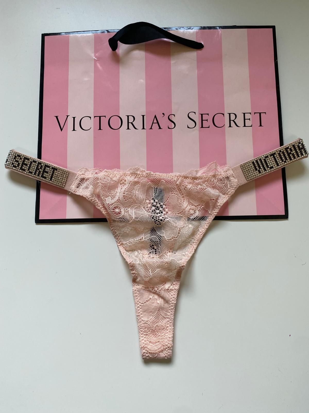 Stringi pudrowy róż koronkowe Victoria Secret rozmiar XL39cm na płasko