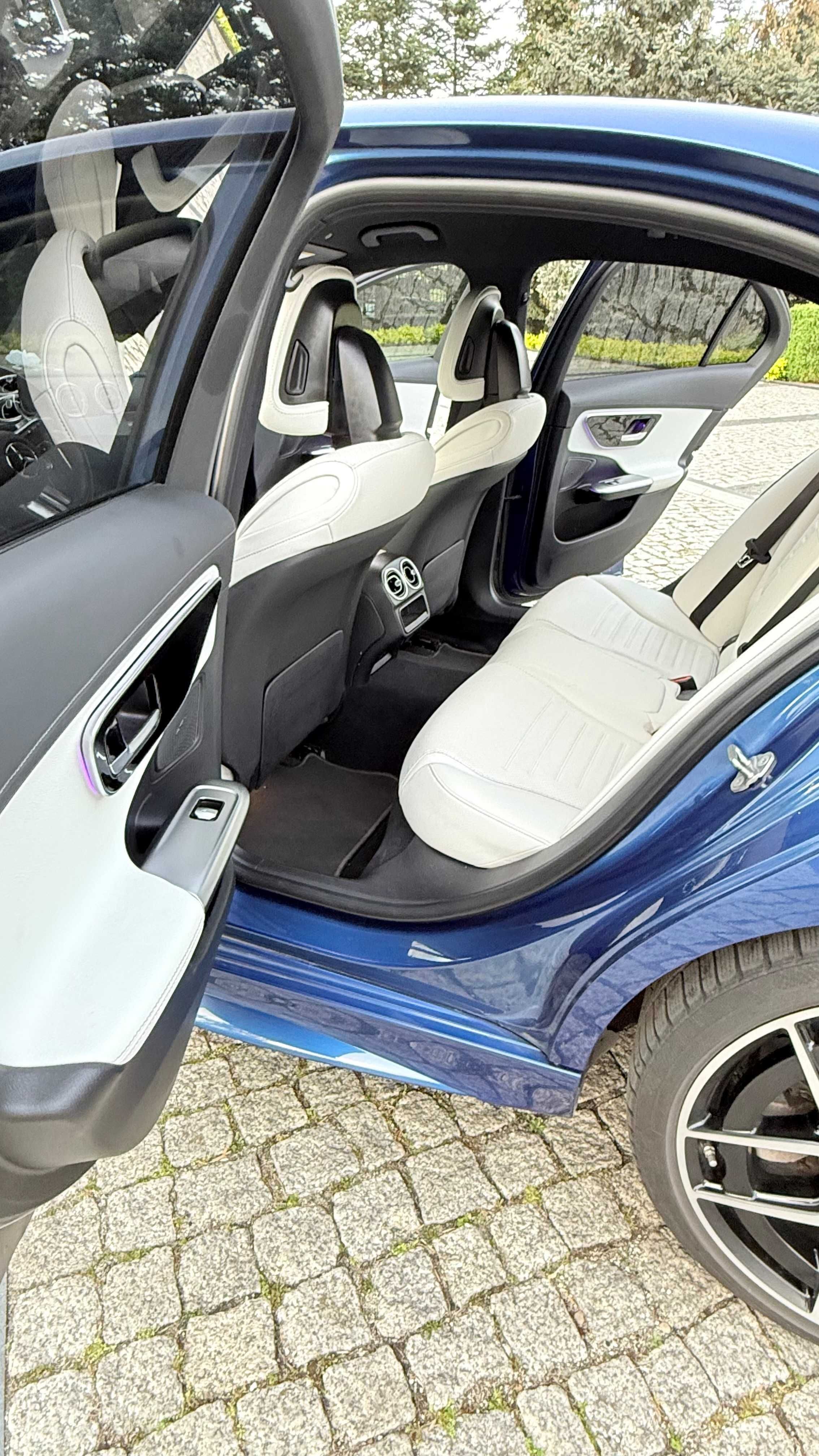 Auto do ślubu oraz różne okazje - Mercedes C klasa AMG kolor niebieski