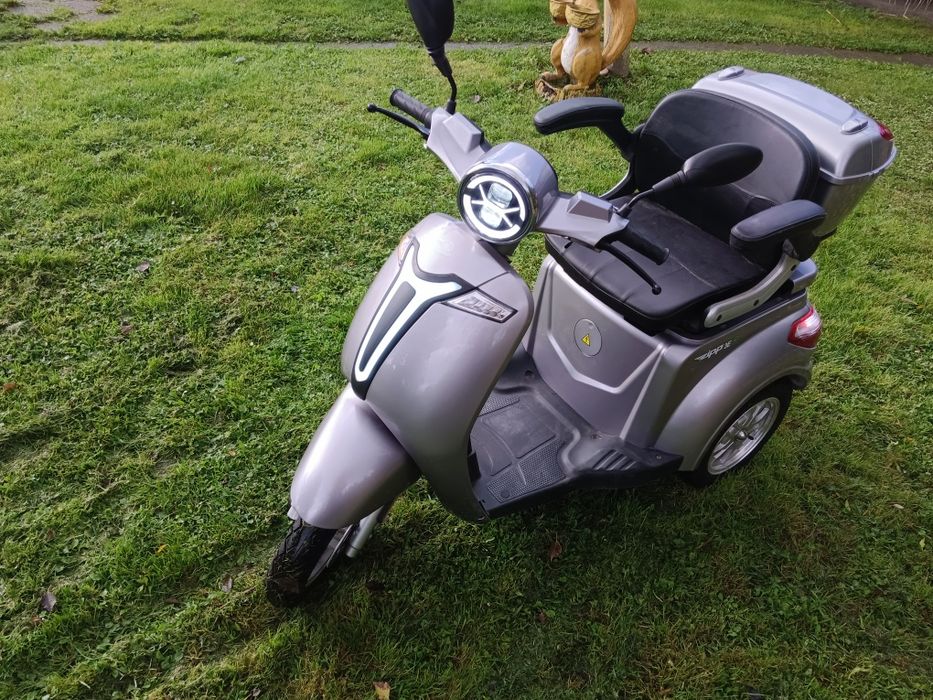 Elektryczny pojazd trójkołowy Zipp 3e 2024e