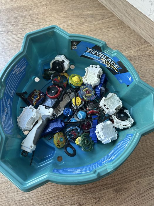 Бейблейди + 2 арени одним лотом