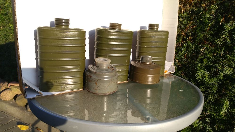 Stare zabytkowe pochłaniacze do masek przeciwgazowych z lat 50/60.