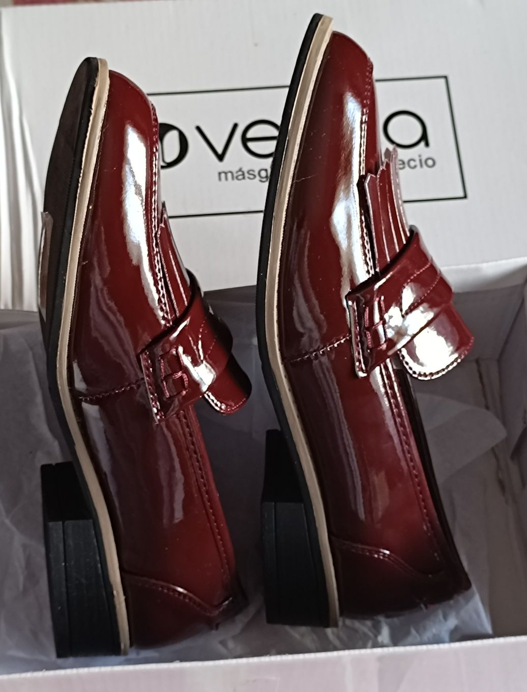 Mocassins senhora, cor grená, verniz,  37,5 // 38