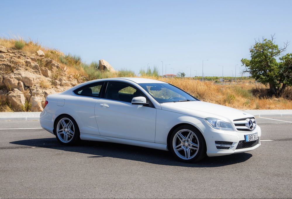 Mercedes-Benz C-Coupé C220 – 135.000 km | Automático 7G-Tronic