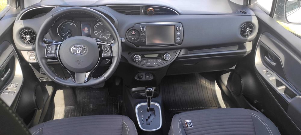 Toyota Yaris 1.5 Hybryd b. wyposaż,. bezwypad, super stan 69 tys. km