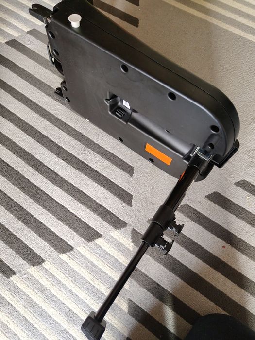 Fotelik Axkid z bazą 9-18 kg