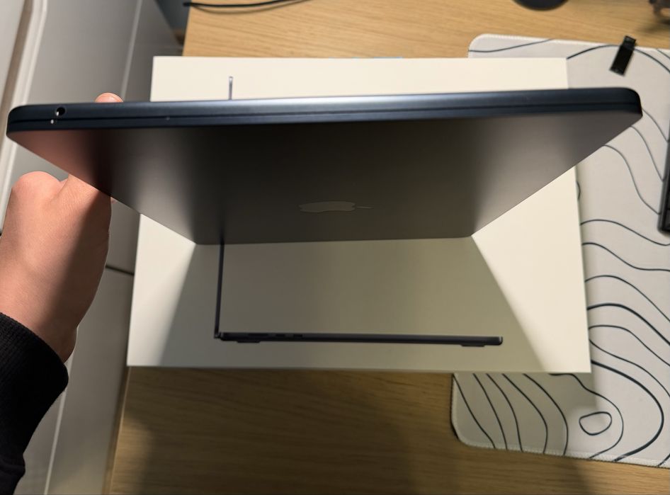 MacBook Air 15” M2 (2023) • 24GB/512GB • Midnight • bateria 100%