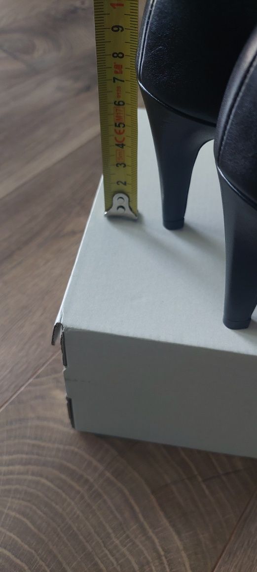 Szpilki clarks nowe