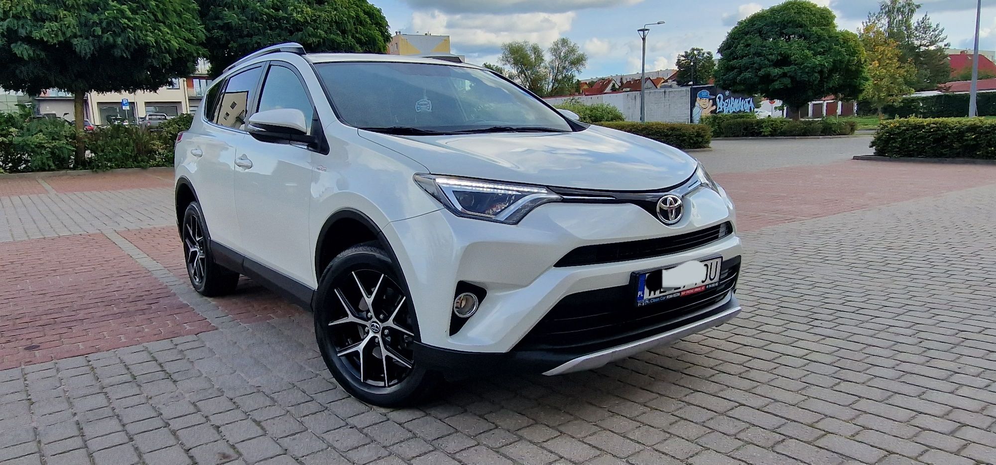 Toyota rav4 wersja prestige 2.0 diesel przebieg 122 tys ładna zamiana