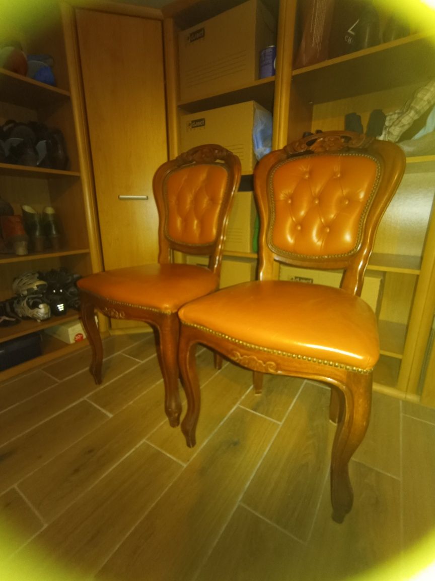 Dwa stylowe krzesła Ludwik dąb skóra naturalna