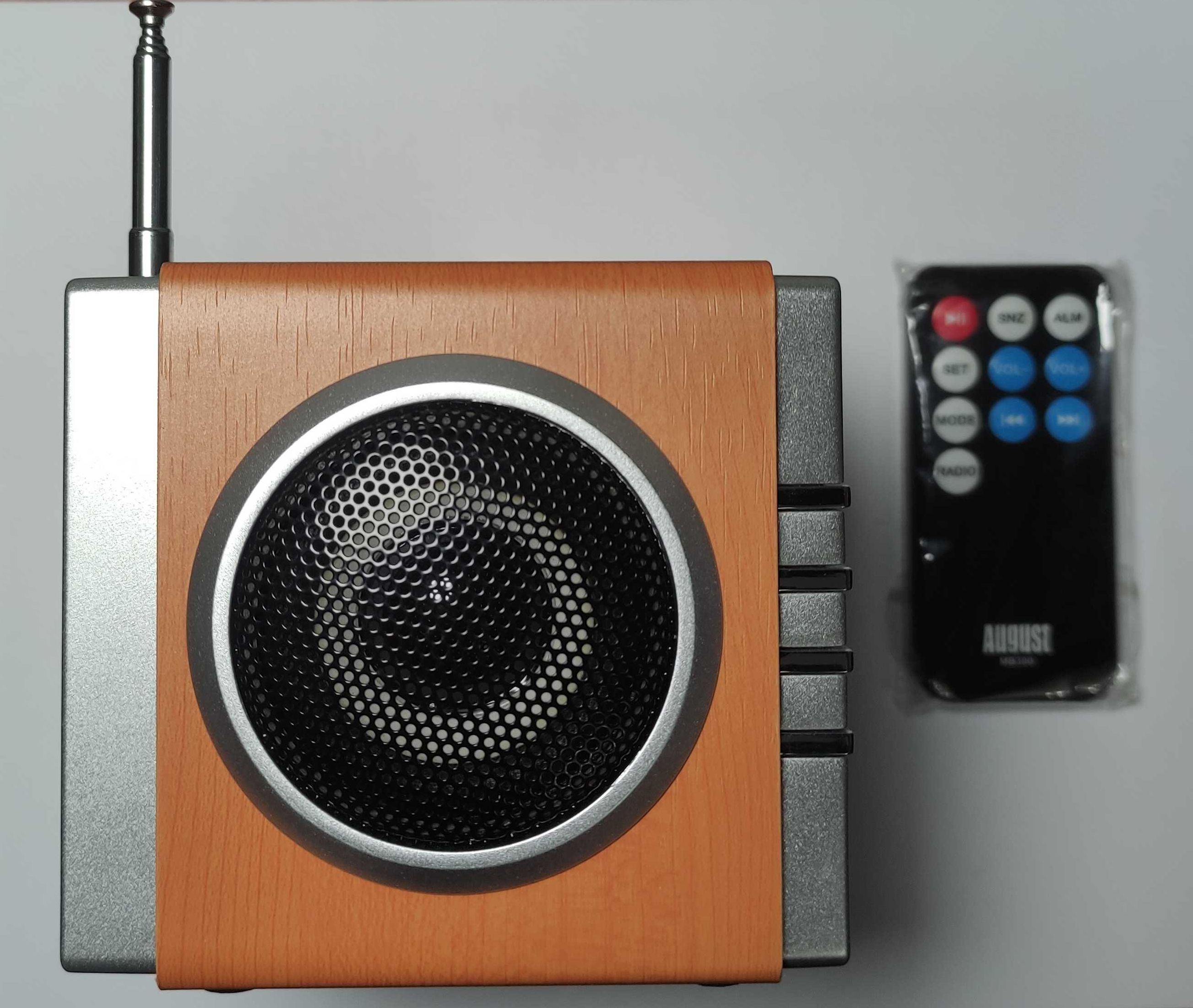Нова MP3-стереосистема з FM, годинник, SD-карта, USB та AUX