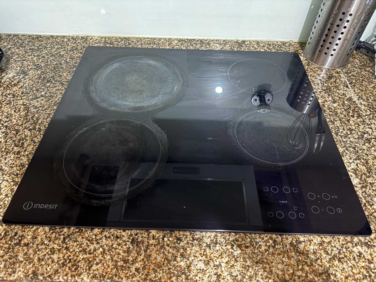 Placa de Vitrocerâmica INDESIT RI 161 C (Elétrica - 58 cm - Preto)