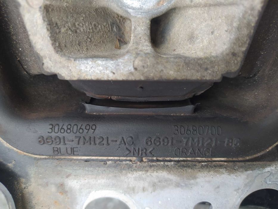 Продам подушки двигуна на Форд мондео