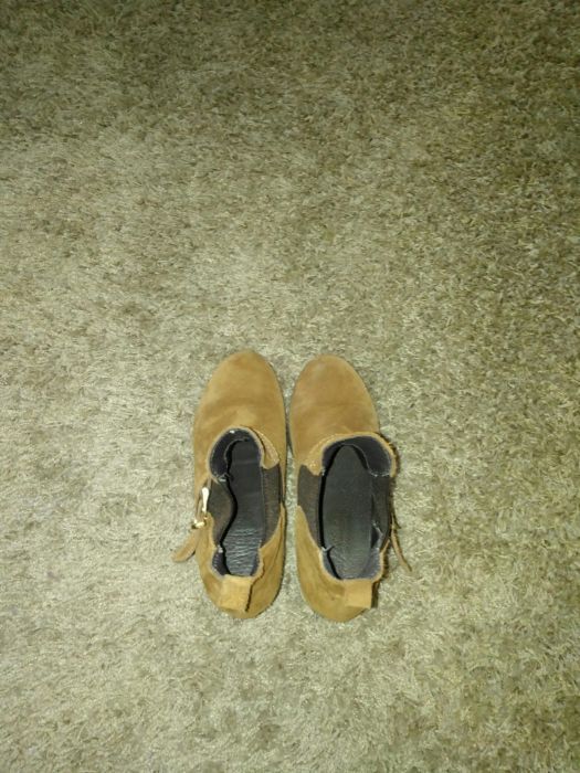 Botins novos tam. 37 em pele