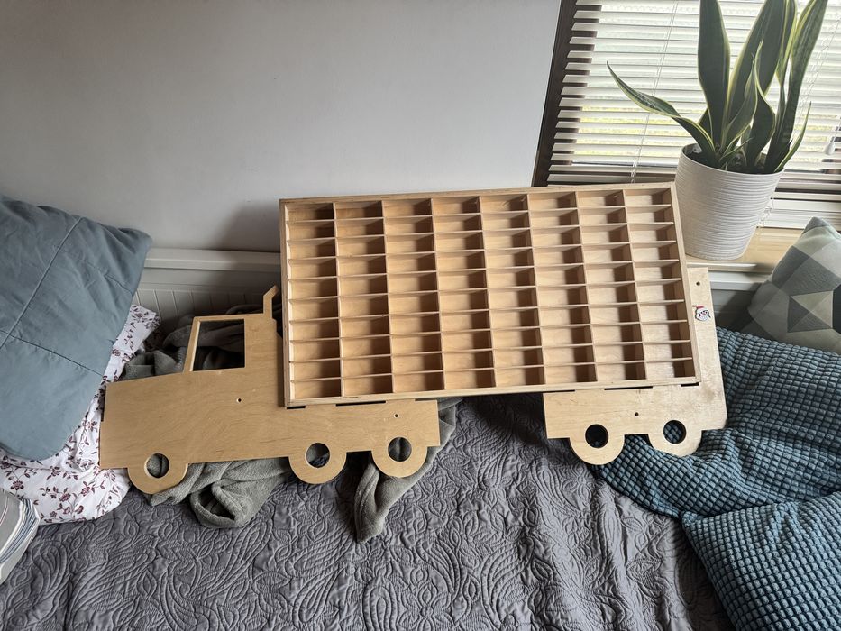 Półka na samochodziki resoraki 80szt