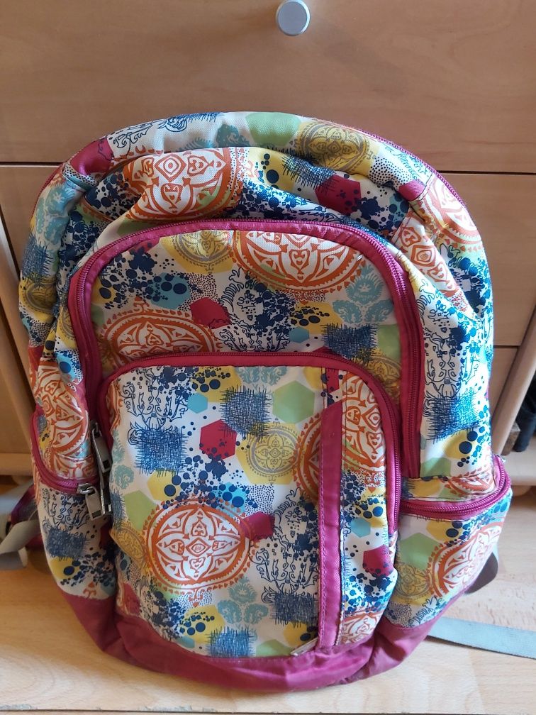 Kolorowy plecak szkolny