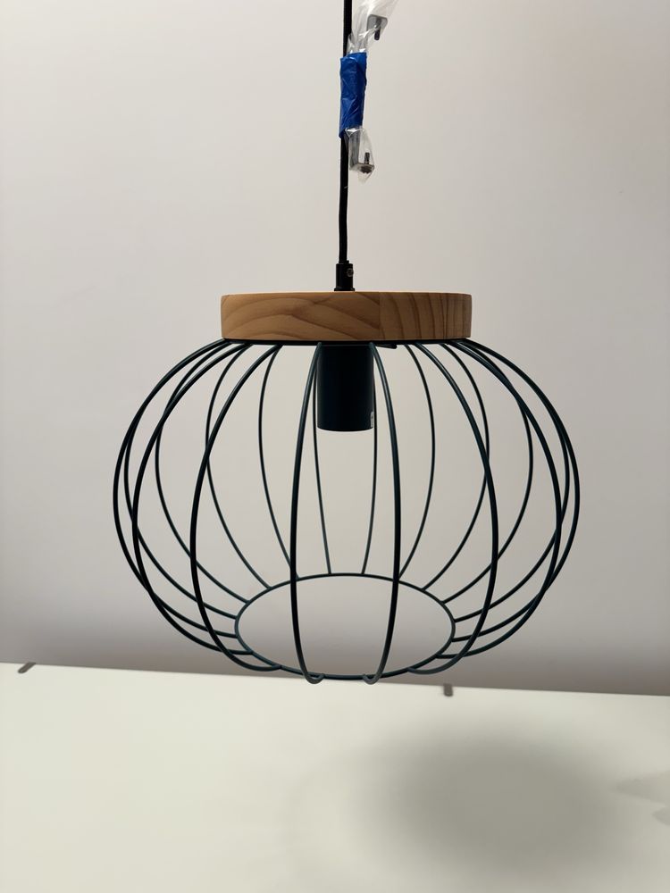 Lampa sufitowa.