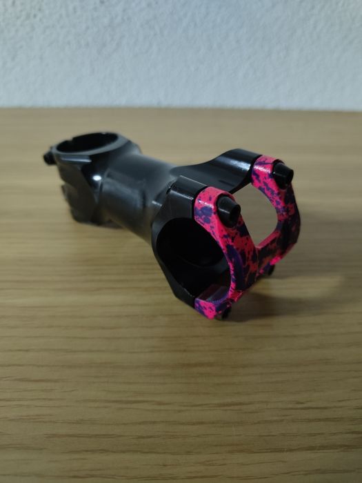 Avanço CNC em alumínio