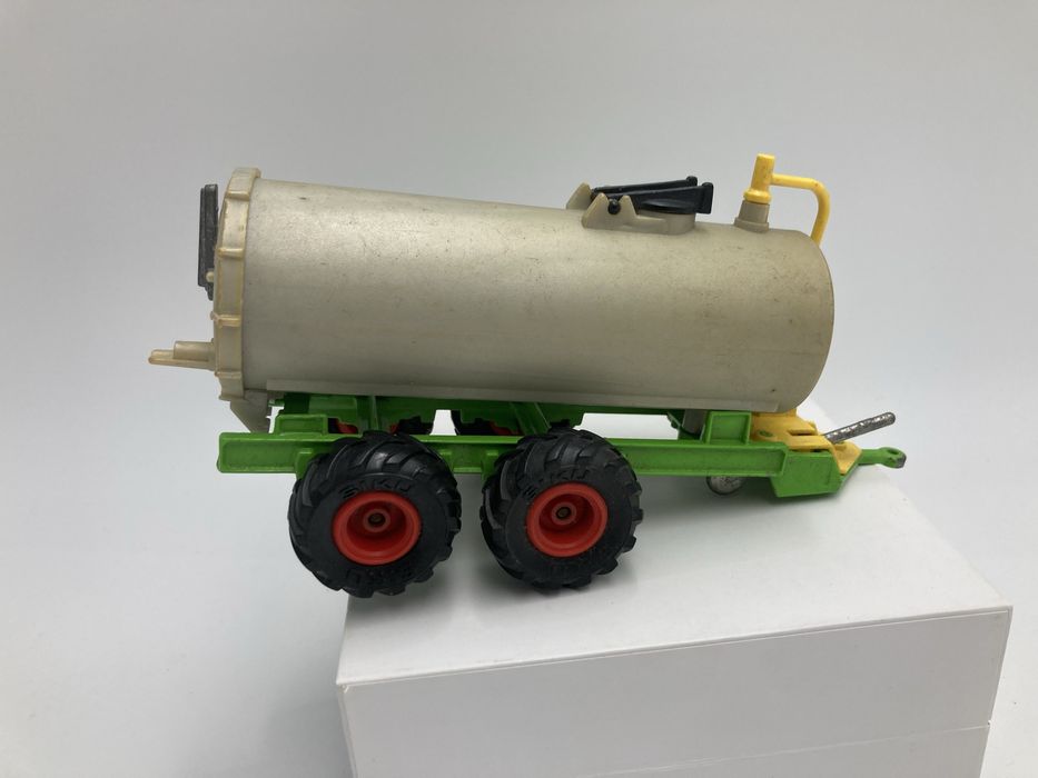 Siku Farmer 2252 1:32 Przyczepa beczkowa beczkowóz