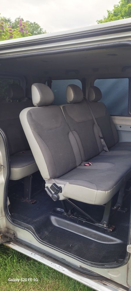 Sprzedam Vivaro 9-cio osobowe