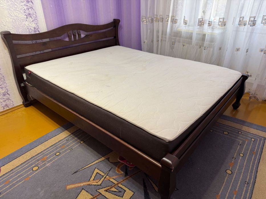 Двоспальне ліжко