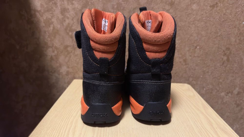 Ботинки Geox розмір 32