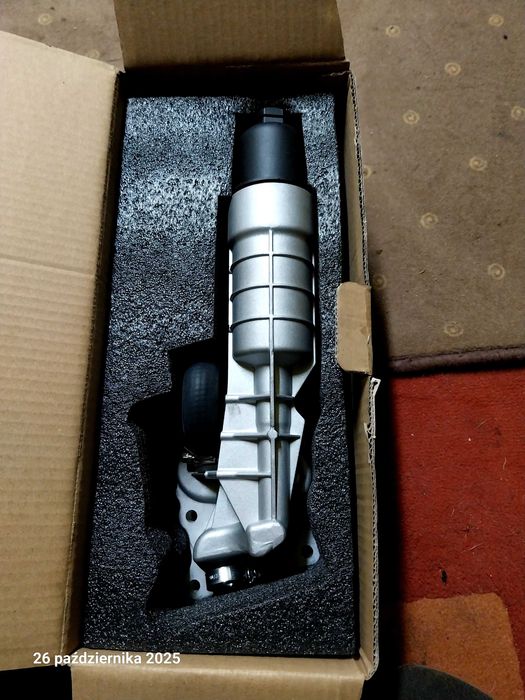 Chłodnica oleju Mercedes c klasa 1.8 w204 w212 w207