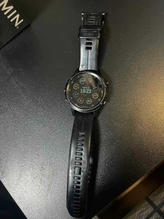 Годинник Garmin Fenix 5 plus sapphire edition