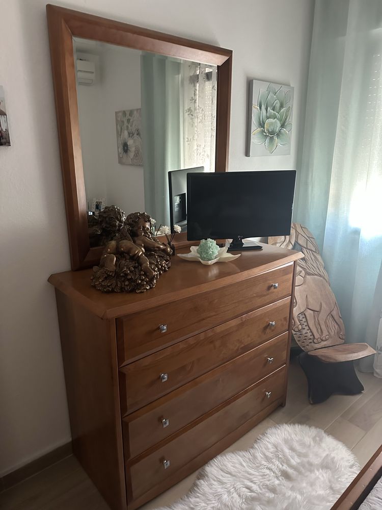 Mobilia quarto com colchao invluido