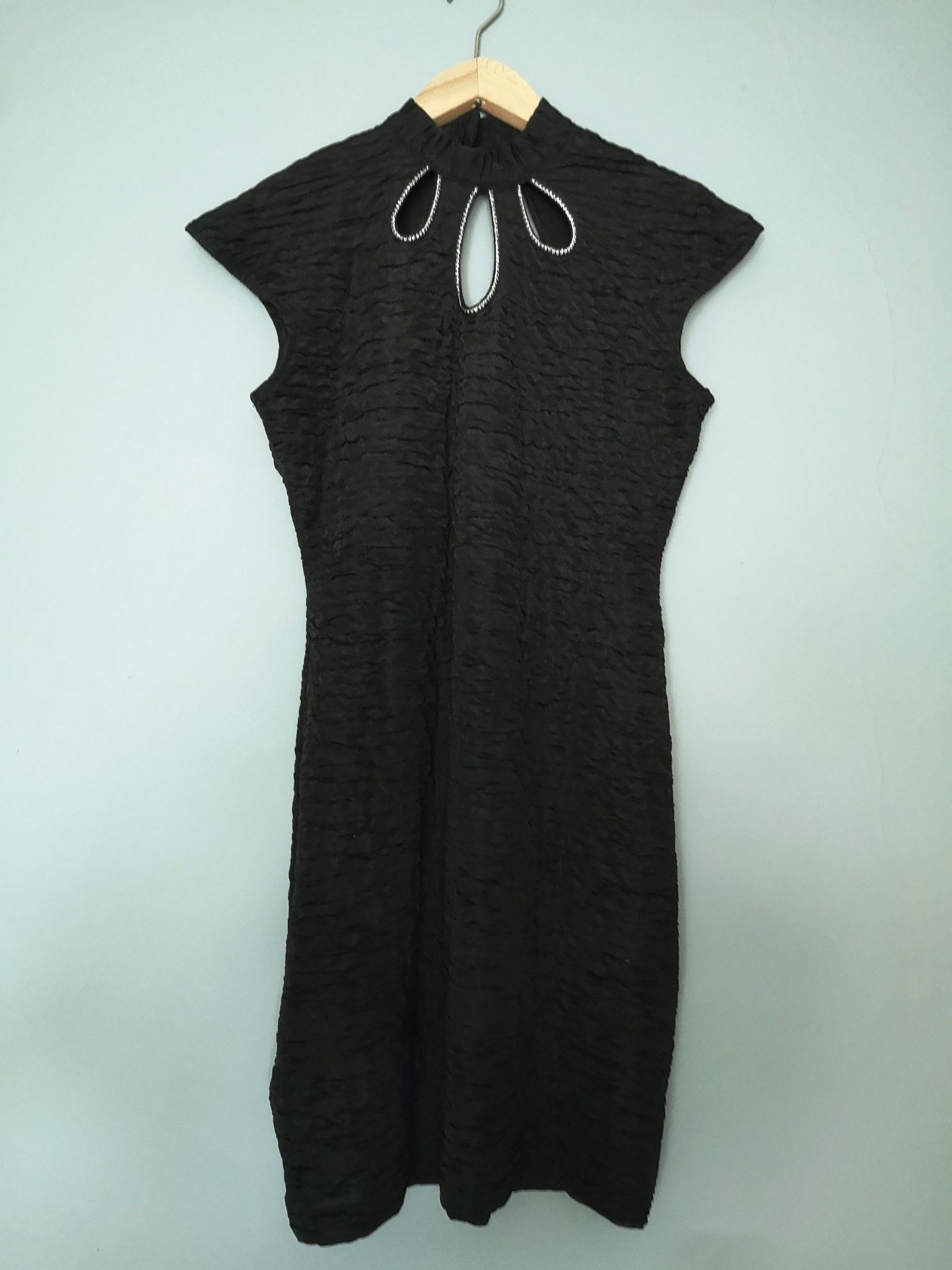 Sukienka mini czarna dopasowana sukienka rozmiar S/M 36/38