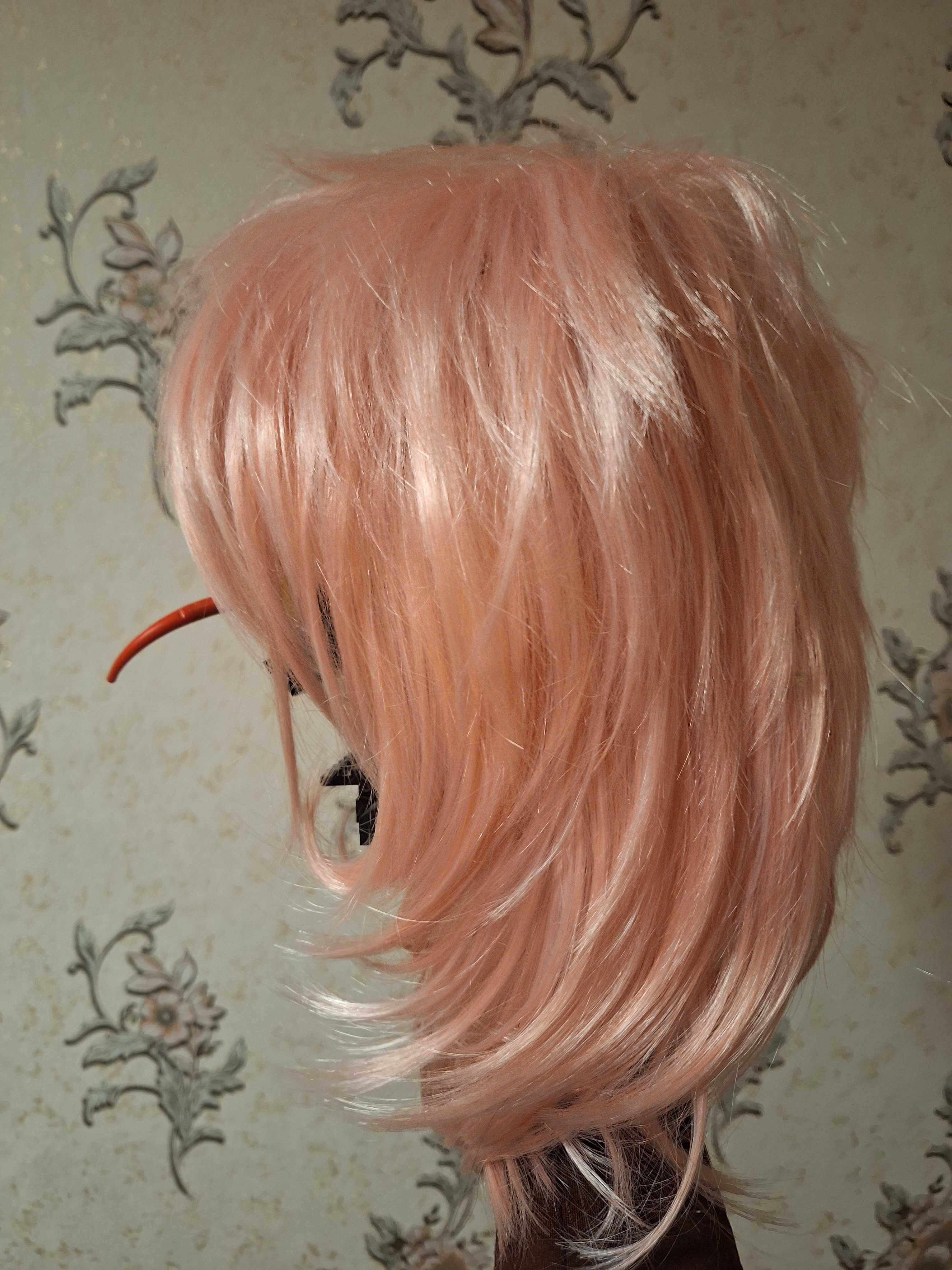 Аніме "рожевий парик"