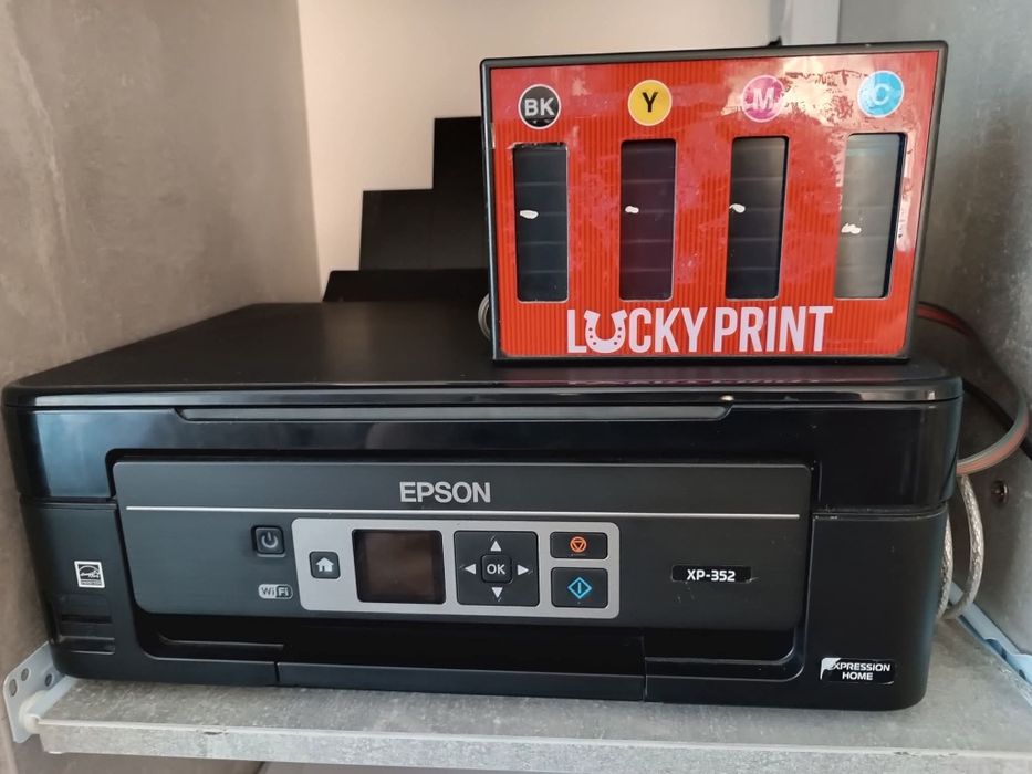 Продам принтер( для ремонту або під запчастини)