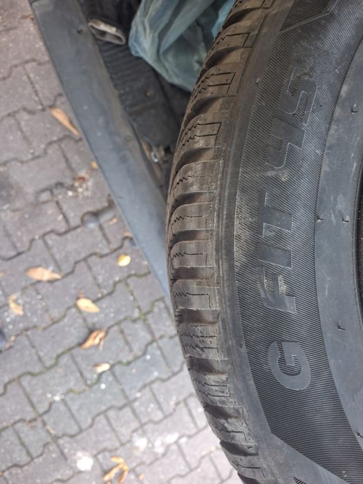 Sprzedam opony 195,65r15 caloraczne.