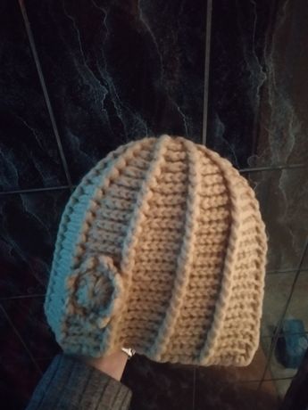 Zimowa czapka ręcznie robiona