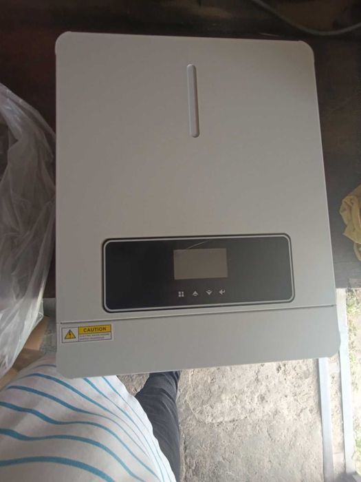 Продам Гибридный инвертор Daxtromn AGH-4.2KW PRO