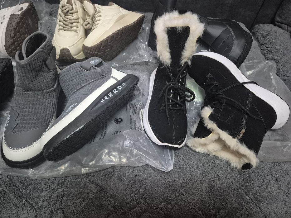 Жіночі зимові кросівки