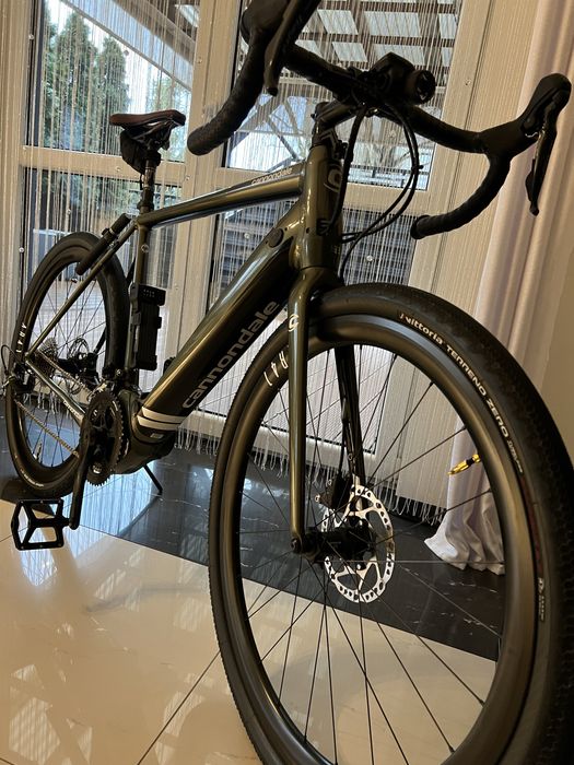 Rower elektryczny cannondale gravel karbonowe koła
