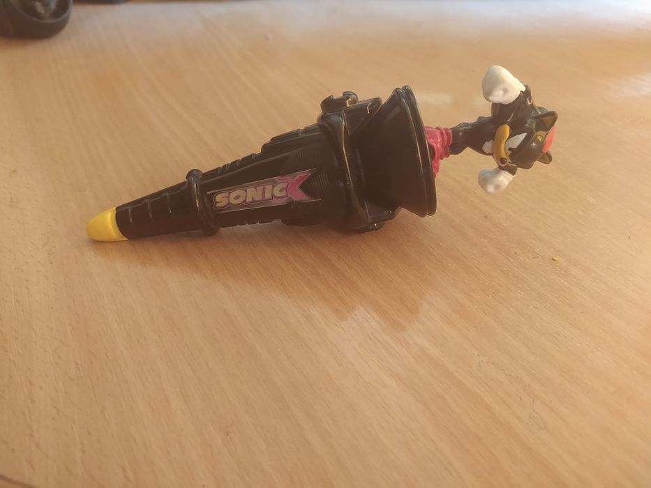 Игрушки из киндер сюрпризов