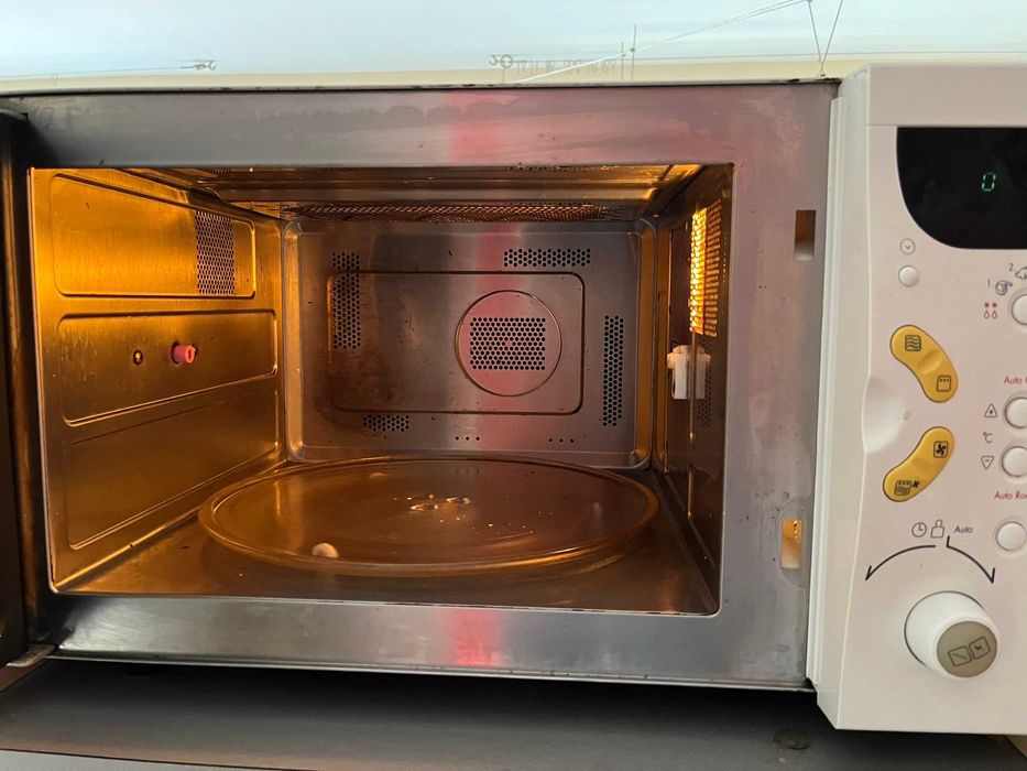 Kuchenka mikrofalowa piekarnik grill kwarcowy LG MC805AR termoobieg