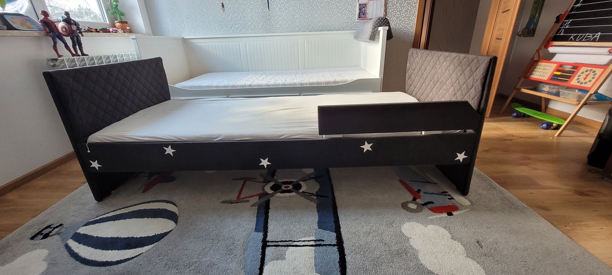 Łóżko z wysuwaną funkcją spania 180 cm na 80 cm